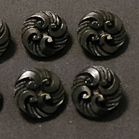 Antique/Vintage Lot of 8 Black Buttons Bakelite ? Casein ? Celloid ? Plastic ? - Picture 6 of 12